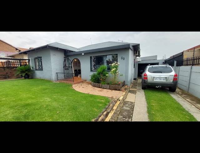 3 BEDROOM HOUSE FOR SALE IN REGENTS PARK